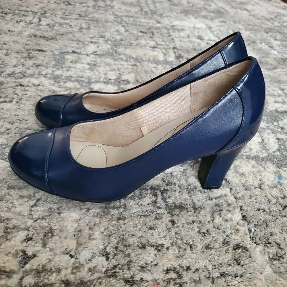 Life Stride Women's Simply Comfort  CAJUN Cap Toe Pumps Navy Blue Size 10M